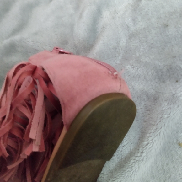 3/$15 Fringed rose coloured sandals - Picture 5 of 5